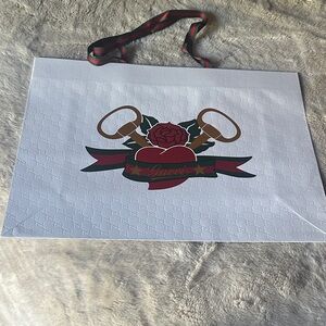 Gucci White limited shopping Bag with Tattoo Heart design